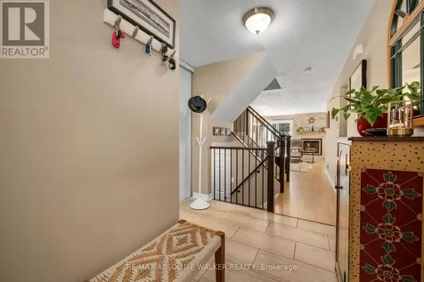 1546 Meadowfield Place Ottawa ON K1C 5V9