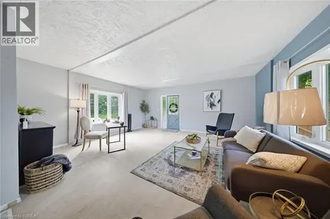 16 King Edward Street Paris ON N3L 2G6