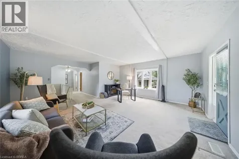 16 King Edward Street Paris ON N3L 2G6