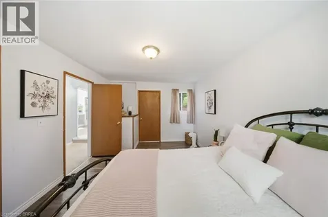 16 King Edward Street Paris ON N3L 2G6