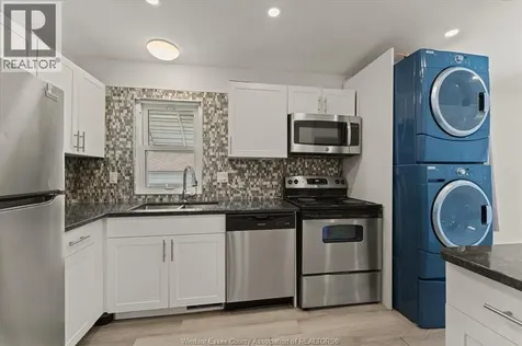 972 Wellington Avenue Windsor ON N9A 5J8