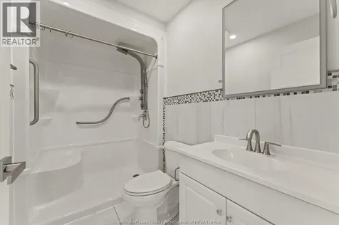 972 Wellington Avenue Windsor ON N9A 5J8