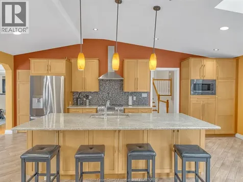 4278 Casgrain Drive Windsor ON N9G 2B2