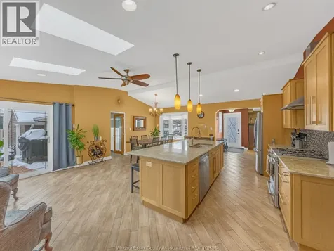4278 Casgrain Drive Windsor ON N9G 2B2