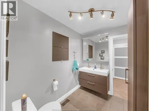 4278 Casgrain Drive Windsor ON N9G 2B2
