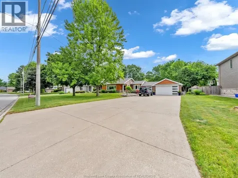 4278 Casgrain Drive Windsor ON N9G 2B2