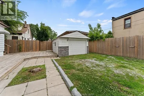 972 Wellington Avenue Windsor ON N9A 5J8