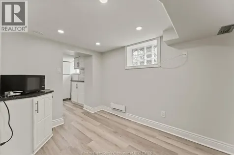 972 Wellington Avenue Windsor ON N9A 5J8