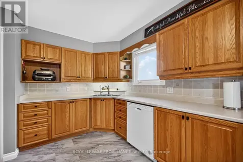 57 Cambridge Crescent Brockville ON K6V 6L7
