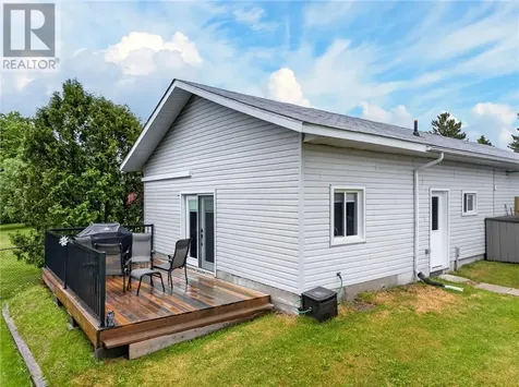 38 Laura Avenue Lively ON P3Y 1A4