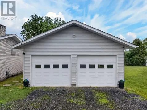 38 Laura Avenue Lively ON P3Y 1A4