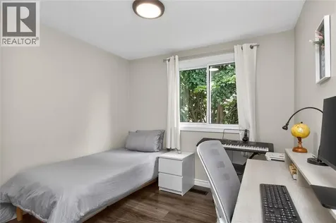 215 Trudeau Drive Sarnia ON N7S 4T5