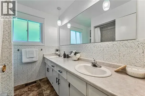 598 Glen Forrest Boulevard Waterloo ON N2L 4J8