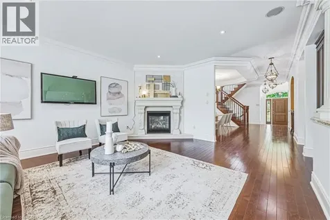 1047 St Matthew's Avenue Burlington ON L7T 2J3