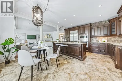 1047 St Matthew's Avenue Burlington ON L7T 2J3