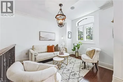 1047 St Matthew's Avenue Burlington ON L7T 2J3