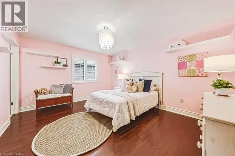 1047 St Matthew's Avenue Burlington ON L7T 2J3