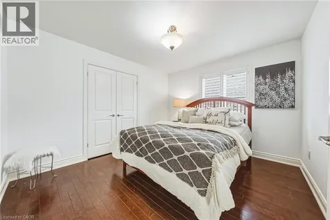 1047 St Matthew's Avenue Burlington ON L7T 2J3