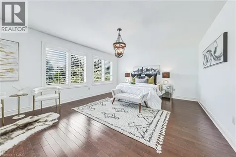1047 St Matthew's Avenue Burlington ON L7T 2J3