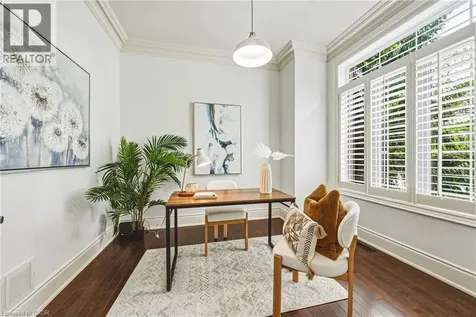1047 St Matthew's Avenue Burlington ON L7T 2J3