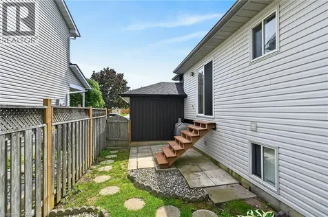 11 Stuart Street Caledonia ON N3W 2L3
