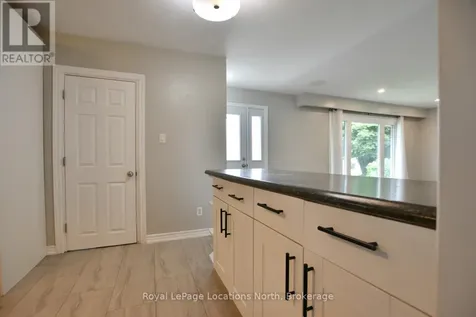 638 Oak Street Collingwood ON L9Y 2Z8