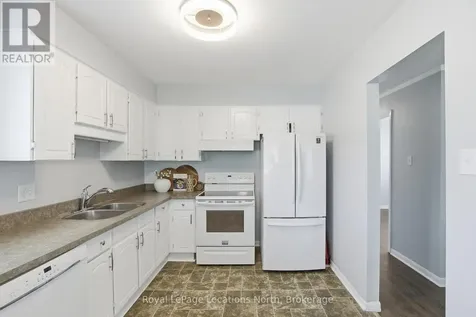 30 Courtice Crescent Collingwood ON L9Y 4G1
