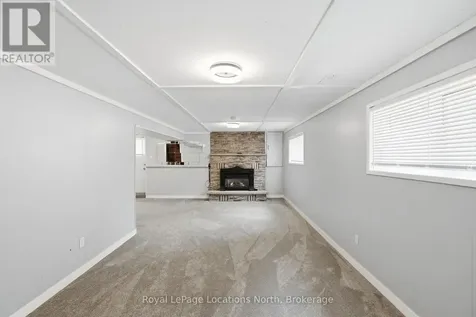 30 Courtice Crescent Collingwood ON L9Y 4G1