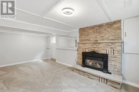 30 Courtice Crescent Collingwood ON L9Y 4G1