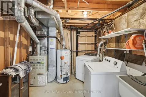 30 Courtice Crescent Collingwood ON L9Y 4G1