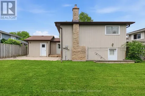 30 Courtice Crescent Collingwood ON L9Y 4G1