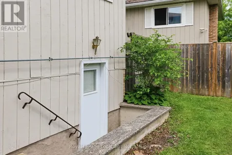 30 Courtice Crescent Collingwood ON L9Y 4G1