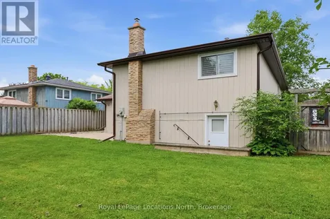 30 Courtice Crescent Collingwood ON L9Y 4G1