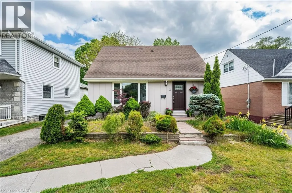 7 Putney Road Toronto ON M8W 2K6