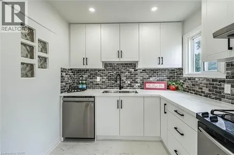 7 Putney Road Toronto ON M8W 2K6