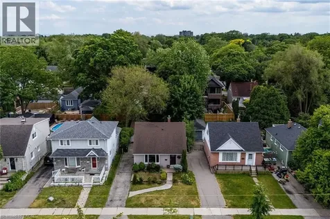 7 Putney Road Toronto ON M8W 2K6