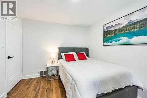 7 Putney Road Toronto ON M8W 2K6