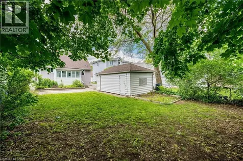 7 Putney Road Toronto ON M8W 2K6