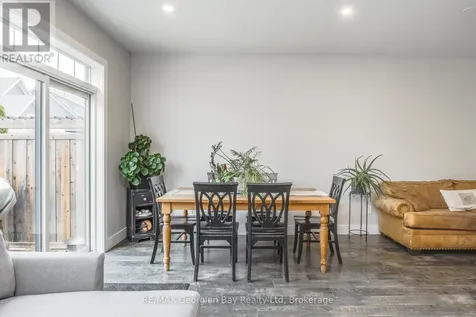 329 Yellow Birch Crescent Blue Mountains ON L9Y 0Y5