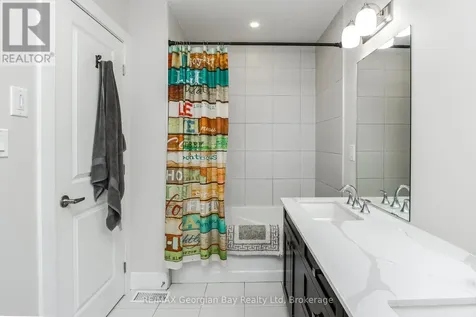 329 Yellow Birch Crescent Blue Mountains ON L9Y 0Y5