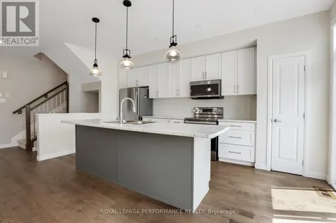 44 Gardenpost Terrace Ottawa ON K4A 1G8