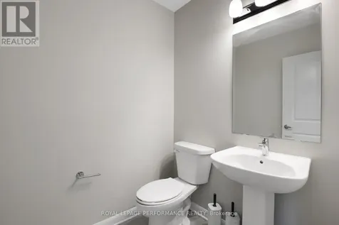 44 Gardenpost Terrace Ottawa ON K4A 1G8