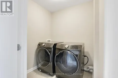 44 Gardenpost Terrace Ottawa ON K4A 1G8