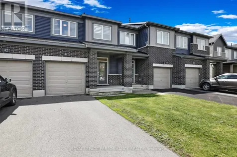 44 Gardenpost Terrace Ottawa ON K4A 1G8