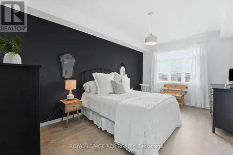 1202 Wellington Street East Aurora ON L4G 2C9