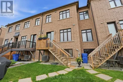 1202 Wellington Street East Aurora ON L4G 2C9