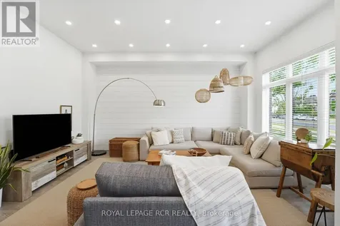 1202 Wellington Street East Aurora ON L4G 2C9