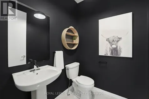 1202 Wellington Street East Aurora ON L4G 2C9