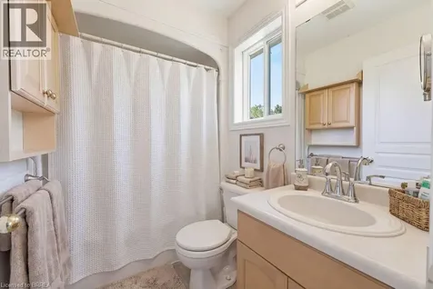 30 Cobblestone Drive Paris ON N3L 4G1