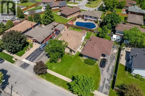 49 Grove Avenue St. Catharines ON L2P 1C9